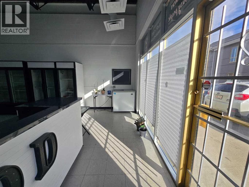 3132 26 Street NE — photo 3