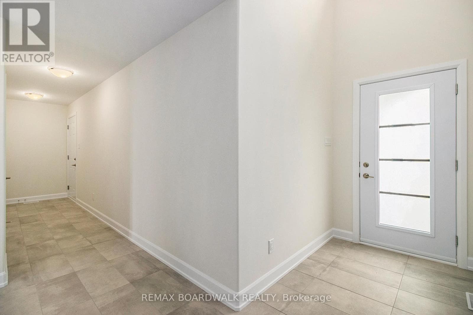 464 FALCON LANE photo 2