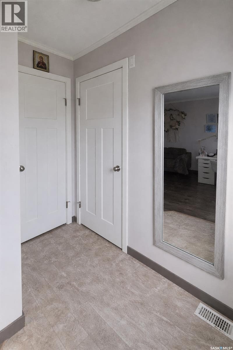 237 322 Lewin WAY — photo 3