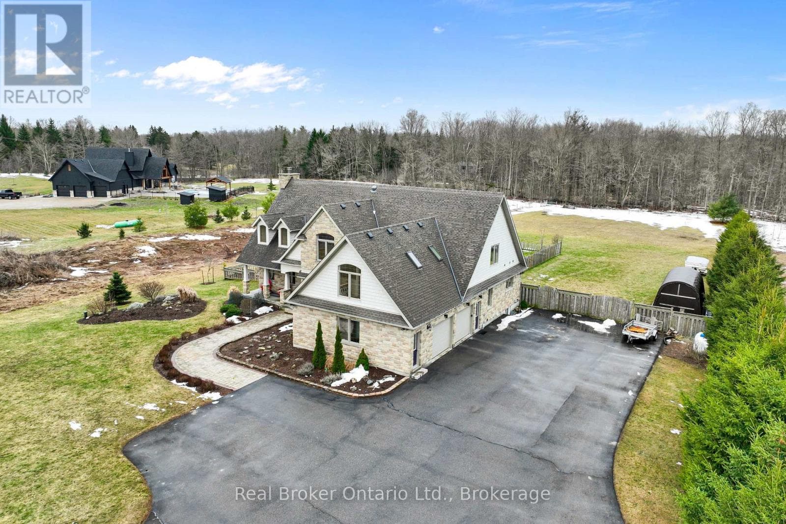 4760 NASSAGAWEYA-PUSLINCH TOWNLINE photo 2
