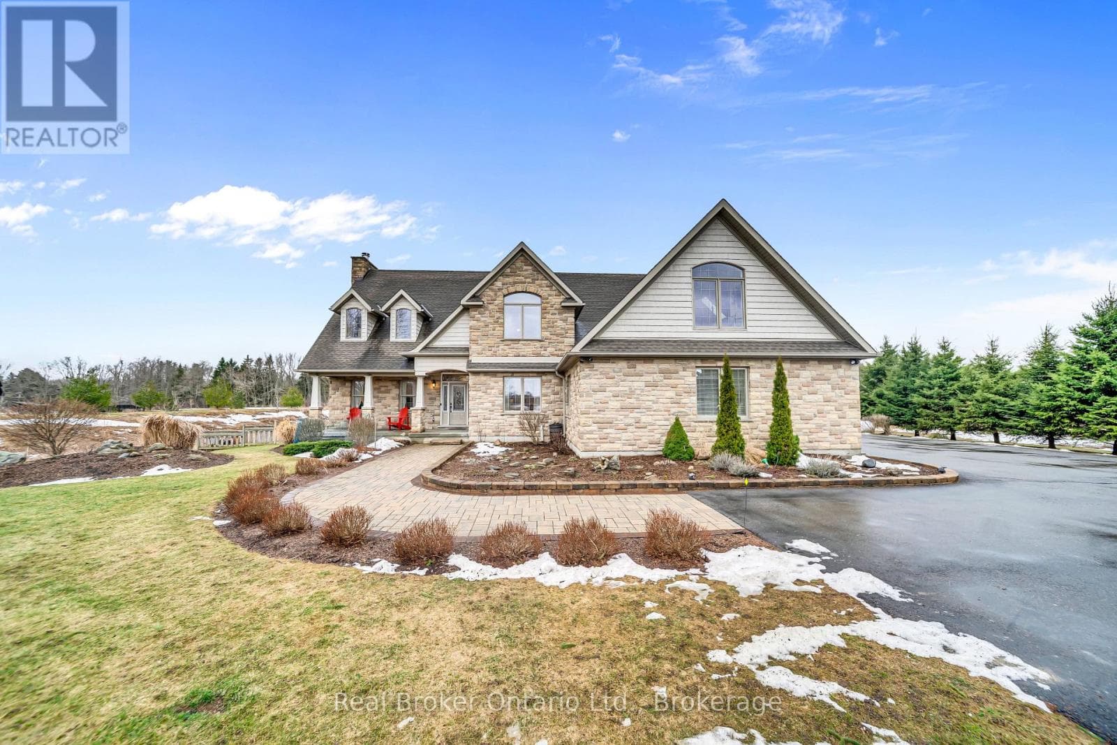 4760 NASSAGAWEYA-PUSLINCH TOWNLINE photo 3