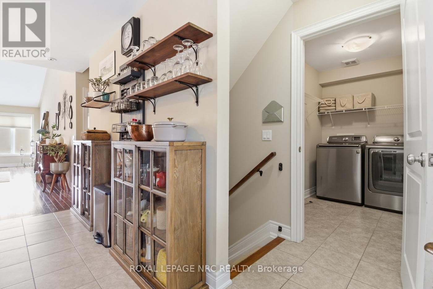 3945 VILLAGE CREEK DRIVE photo 4