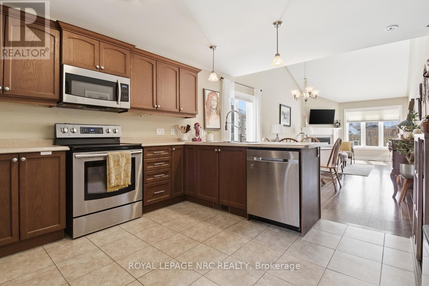 3945 VILLAGE CREEK DRIVE photo 5