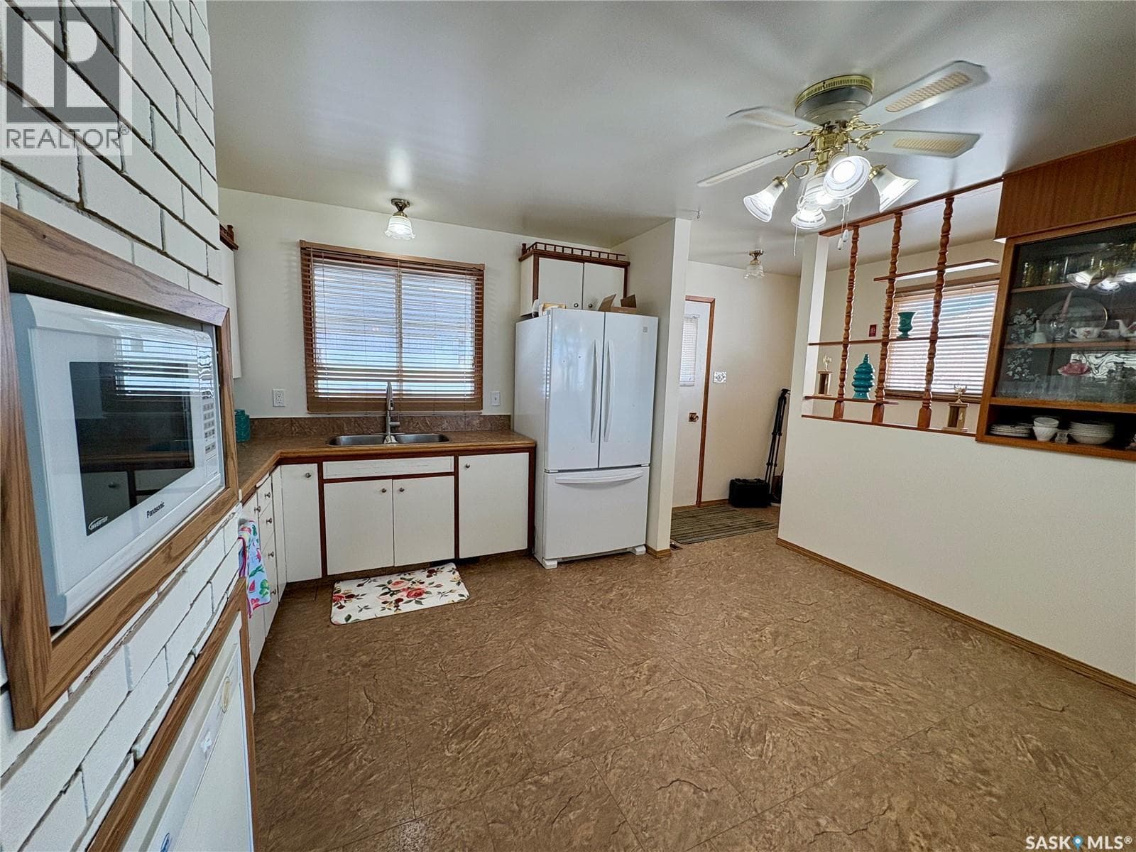 480 8th AVENUE SE — photo 3