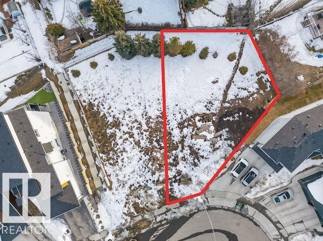 4511 49 AV photo 2