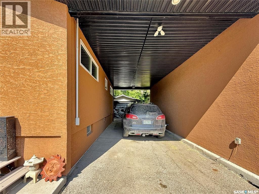 540 Stanley STREET — photo 3