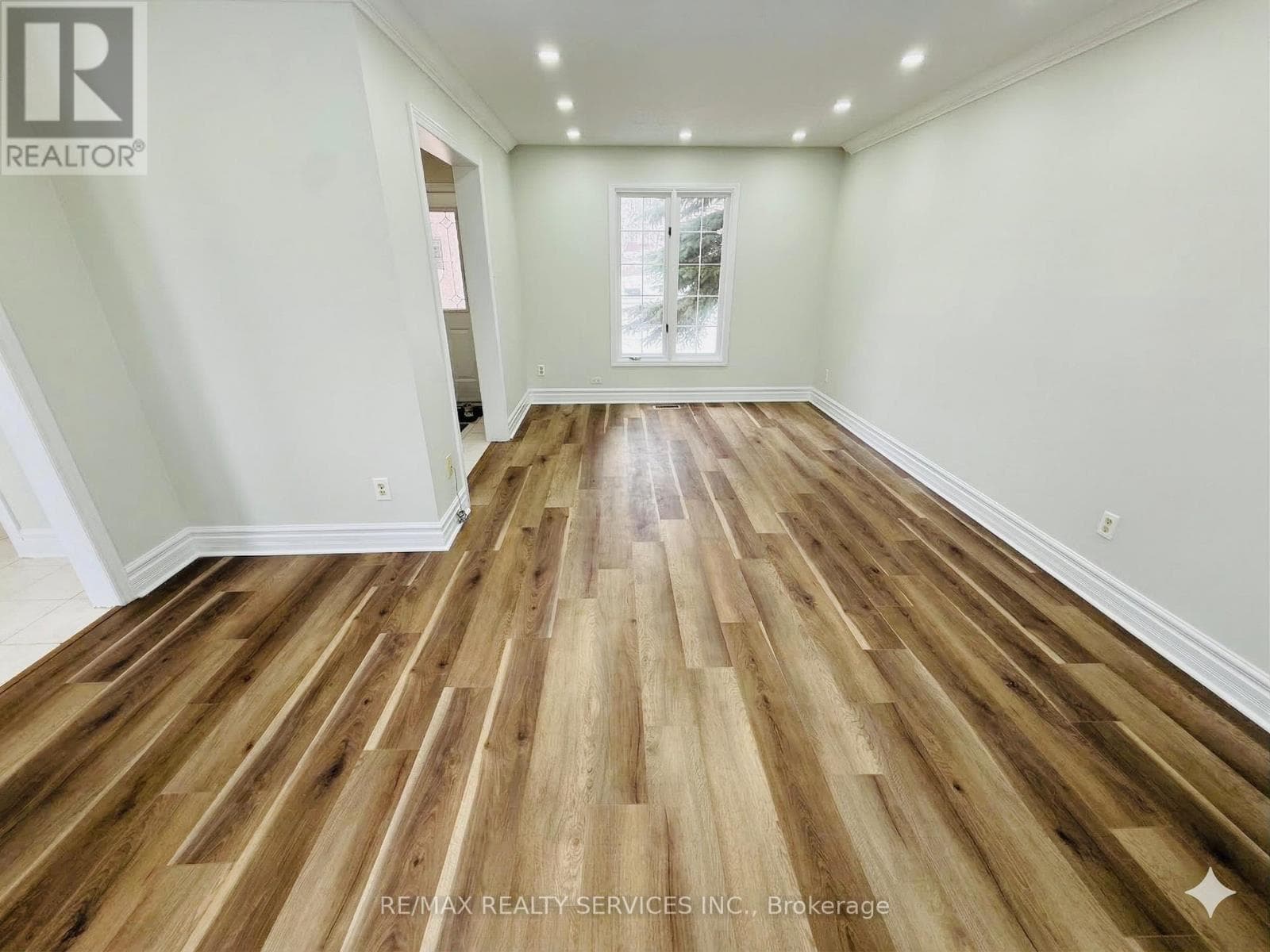 67 LIVINGSTONE STREET W photo 5