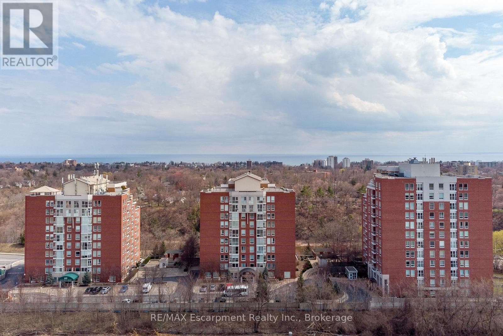 3 bed 3 bath single family at PH8 - 50 OLD MILL ROAD — $1,085,000