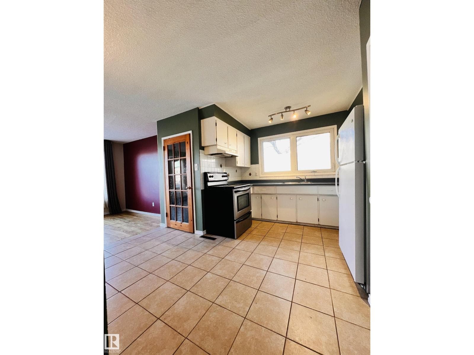 11459 51 AV NW — photo 5
