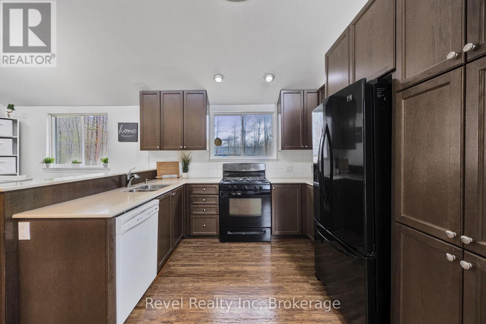 158 DESROCHES TRAIL photo 4