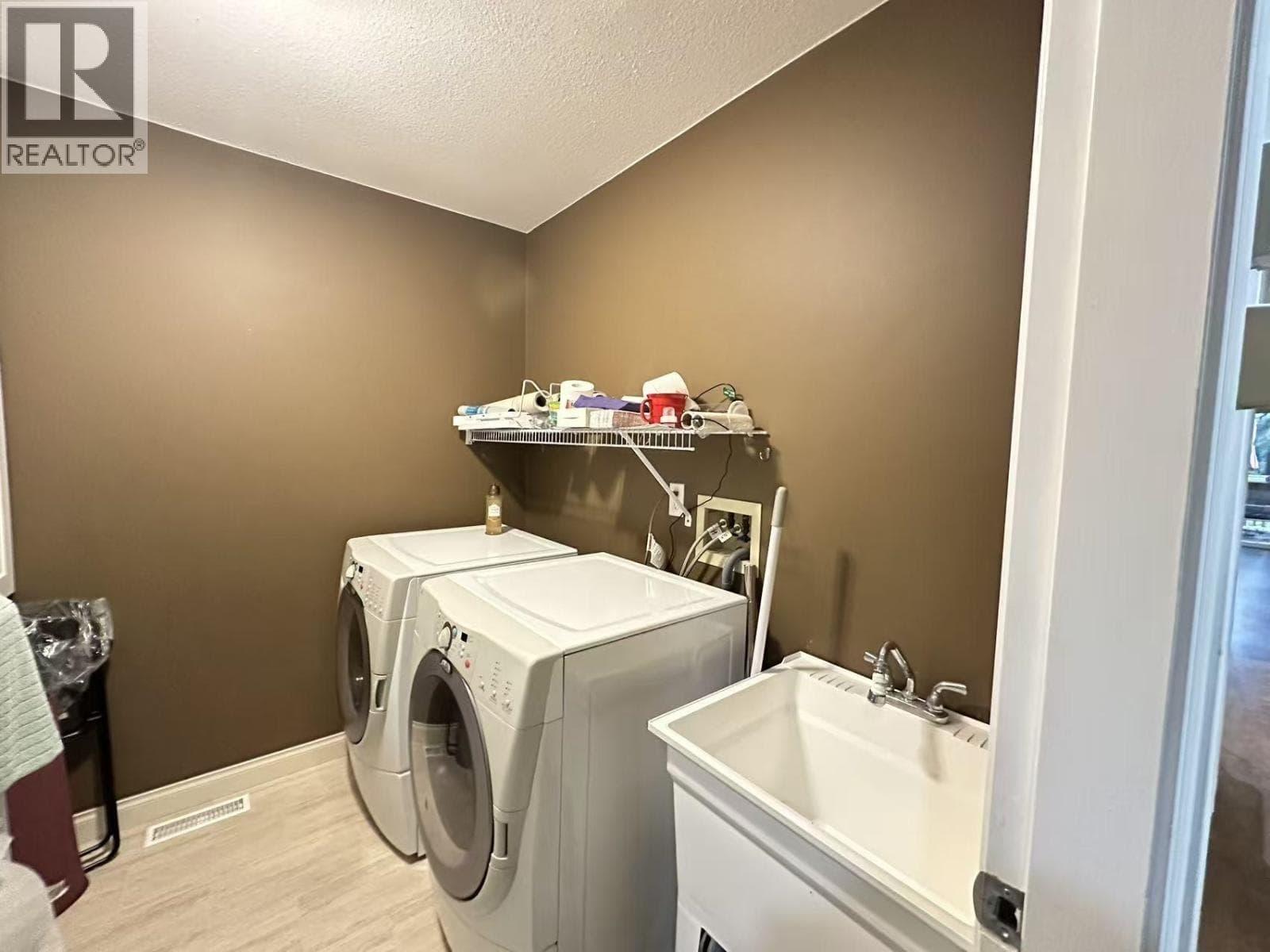 37 DEERWOOD PLACE photo 5