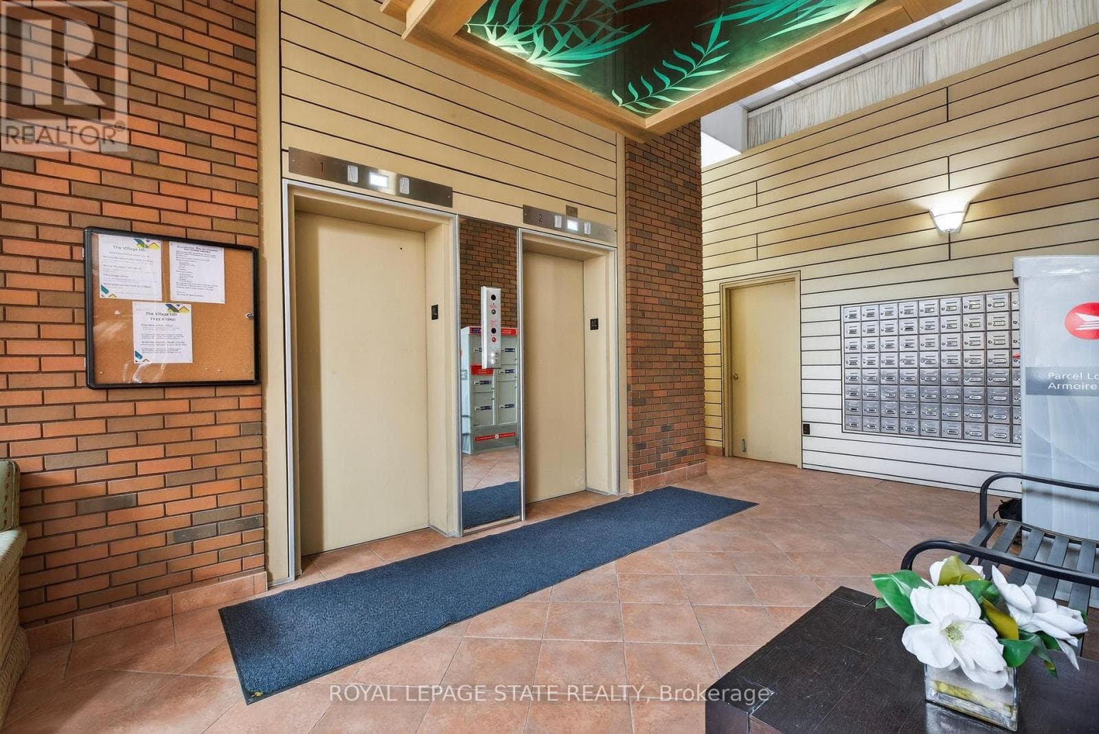1003 - 222 JACKSON STREET W photo 5