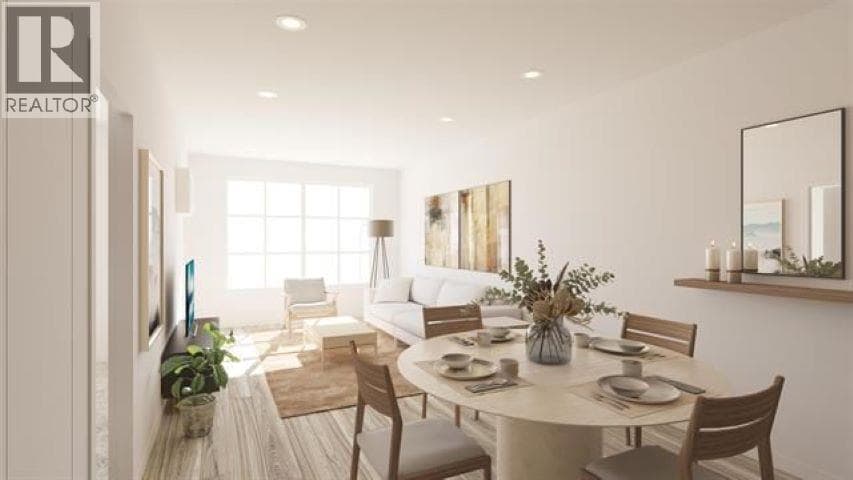 305 22348 NORTH AVENUE photo 2
