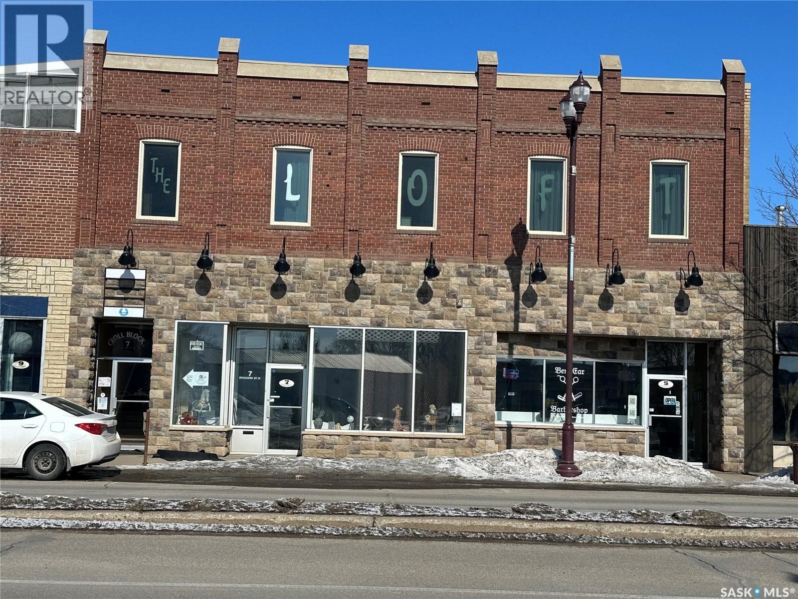 7 Broadway STREET W