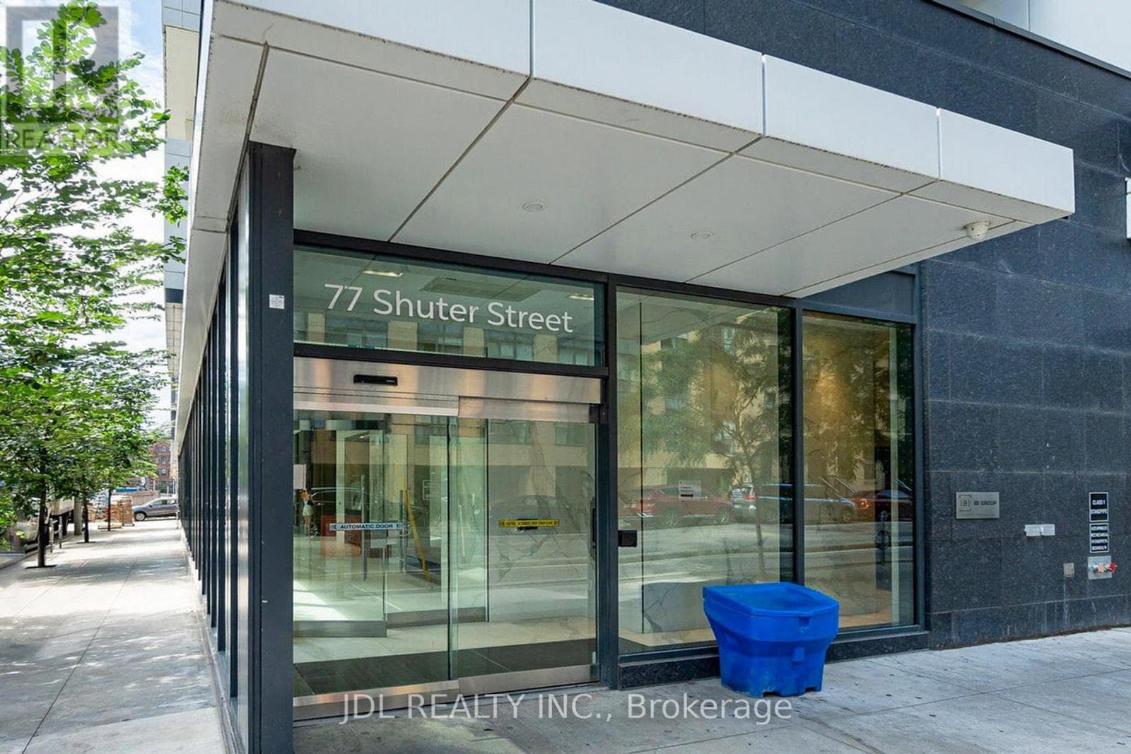 501 - 77 SHUTER STREET photo 3