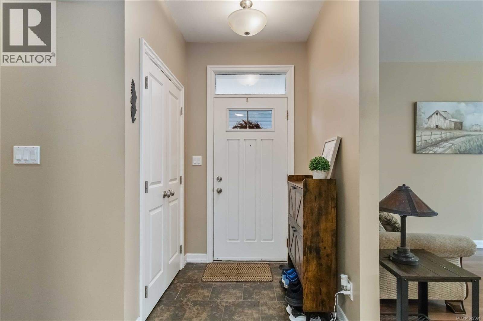 106 2260 Maple Ave N photo 4