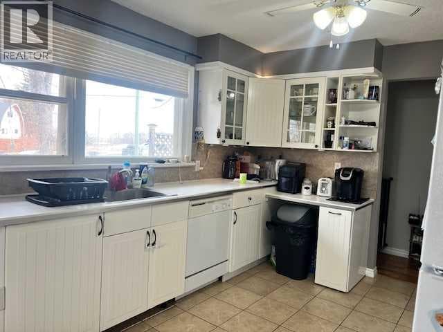 5117 49 Avenue — photo 3