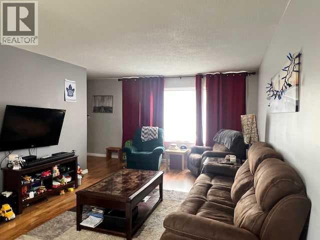 5117 49 Avenue — photo 5