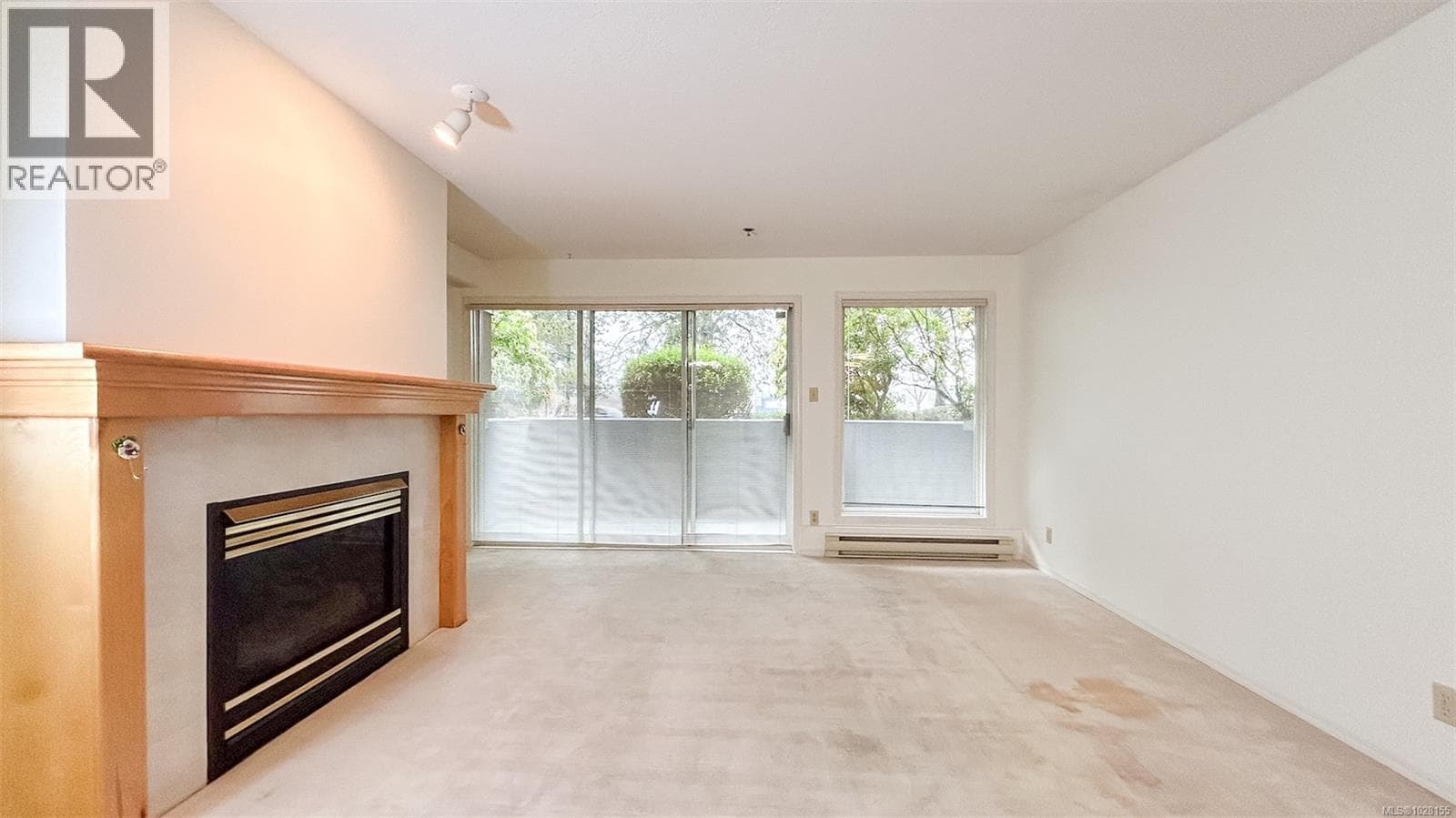 106 3009 Brittany Dr photo 3