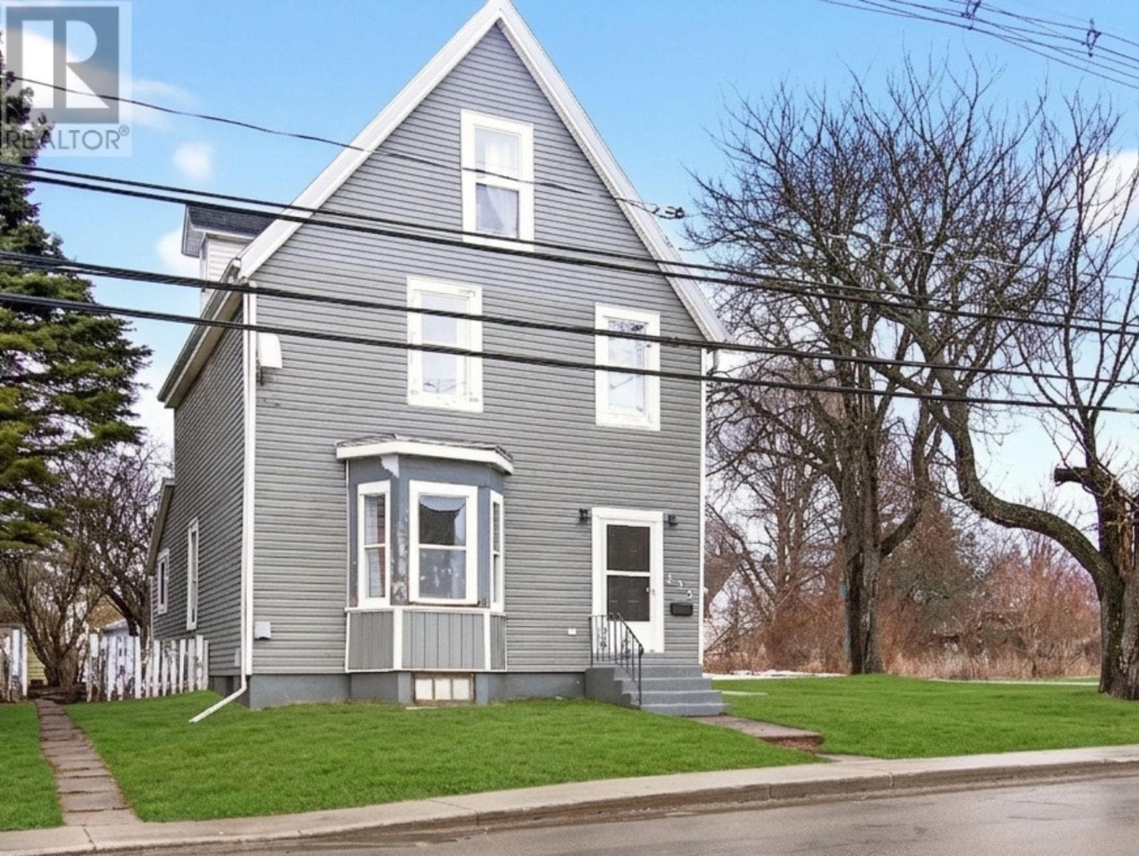 325 Notre Dame Street photo 2