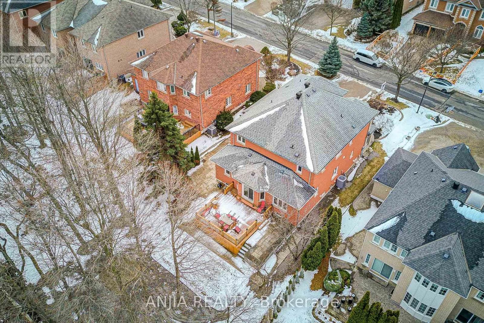 91 REANSBURY CRESCENT photo 3