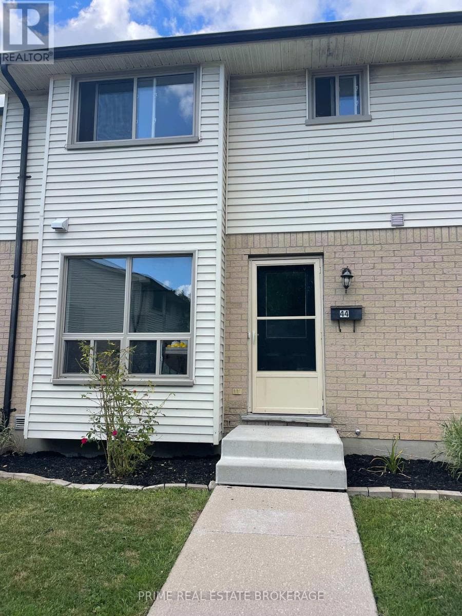 3 bed 2 bath single family at 44 - 355 SANDRINGHAM CRESCENT — $339,900