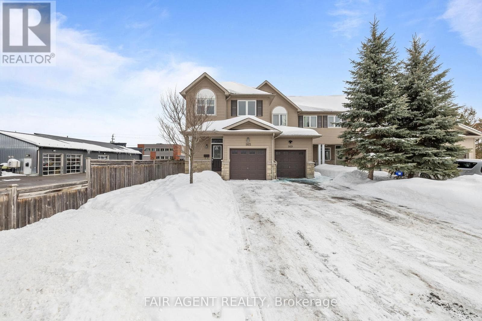 165 DAHLIA STREET photo 3