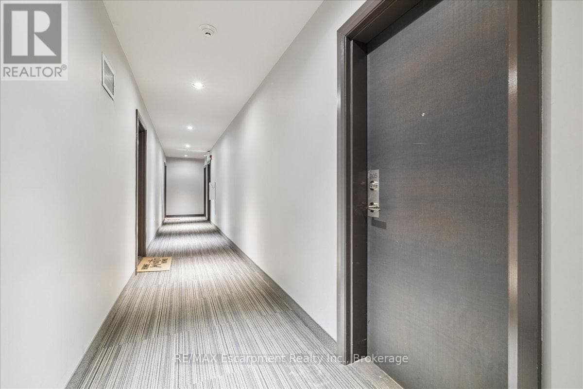 205 - 2393 BRONTE ROAD photo 2