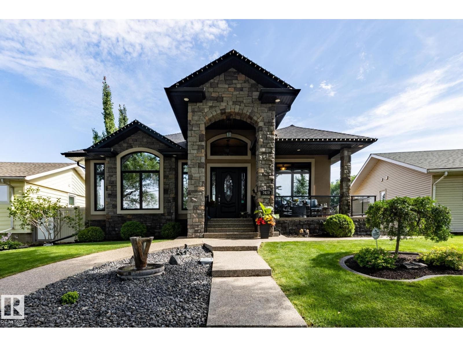 7620 98A AV NW photo 2