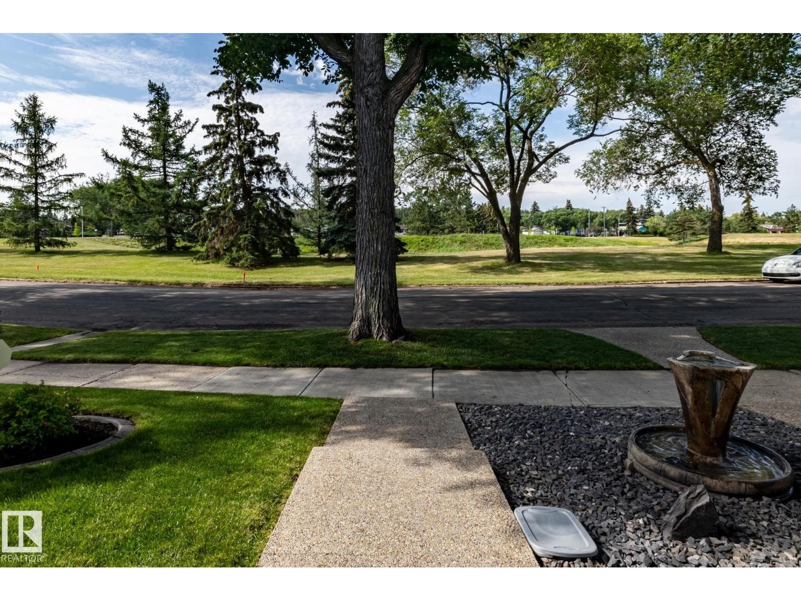 7620 98A AV NW photo 5