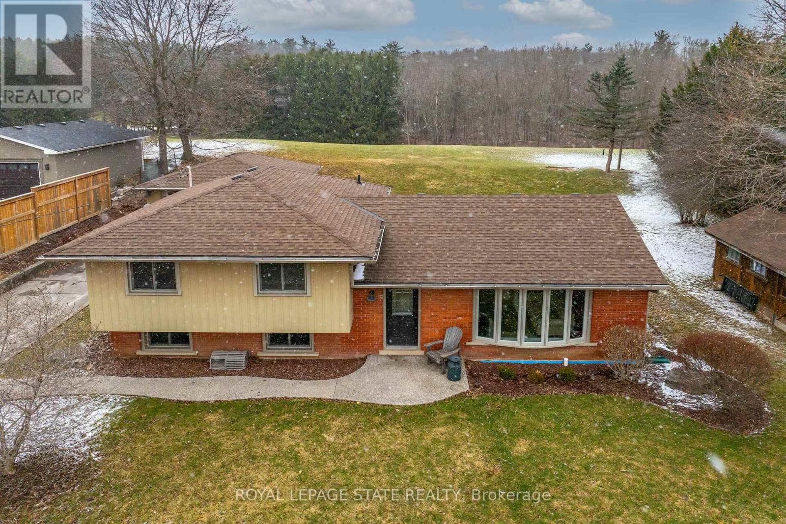 847 GOVERNORS ROAD photo 2
