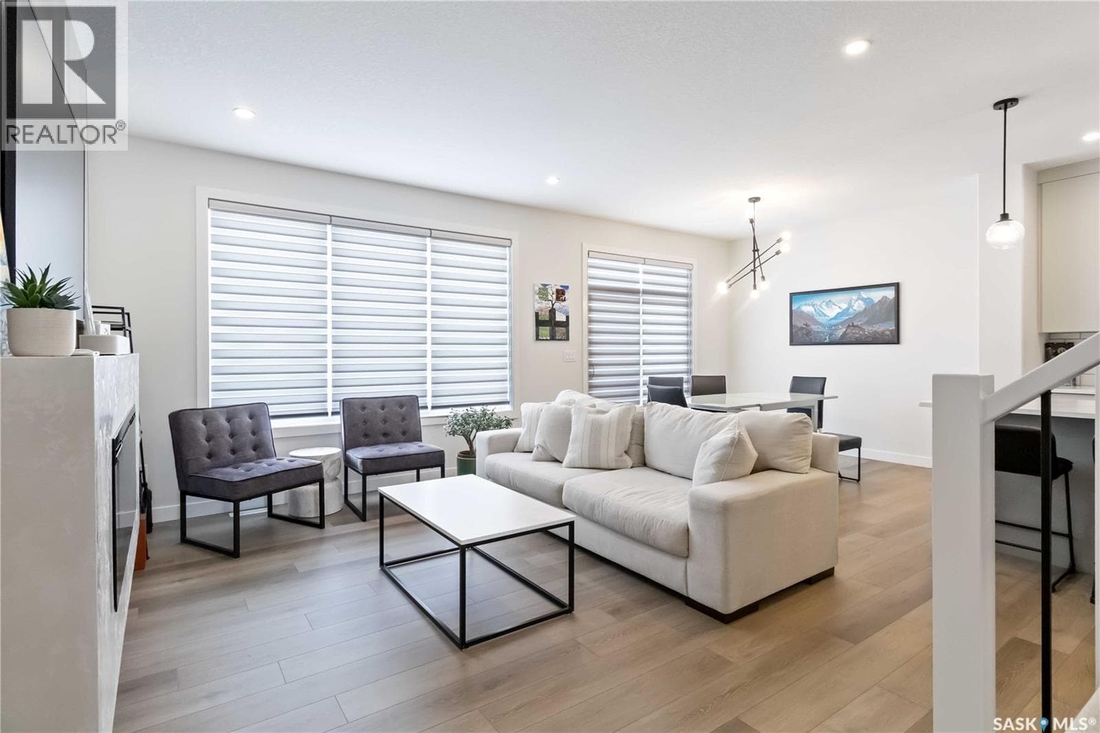 155 Keith WAY photo 2