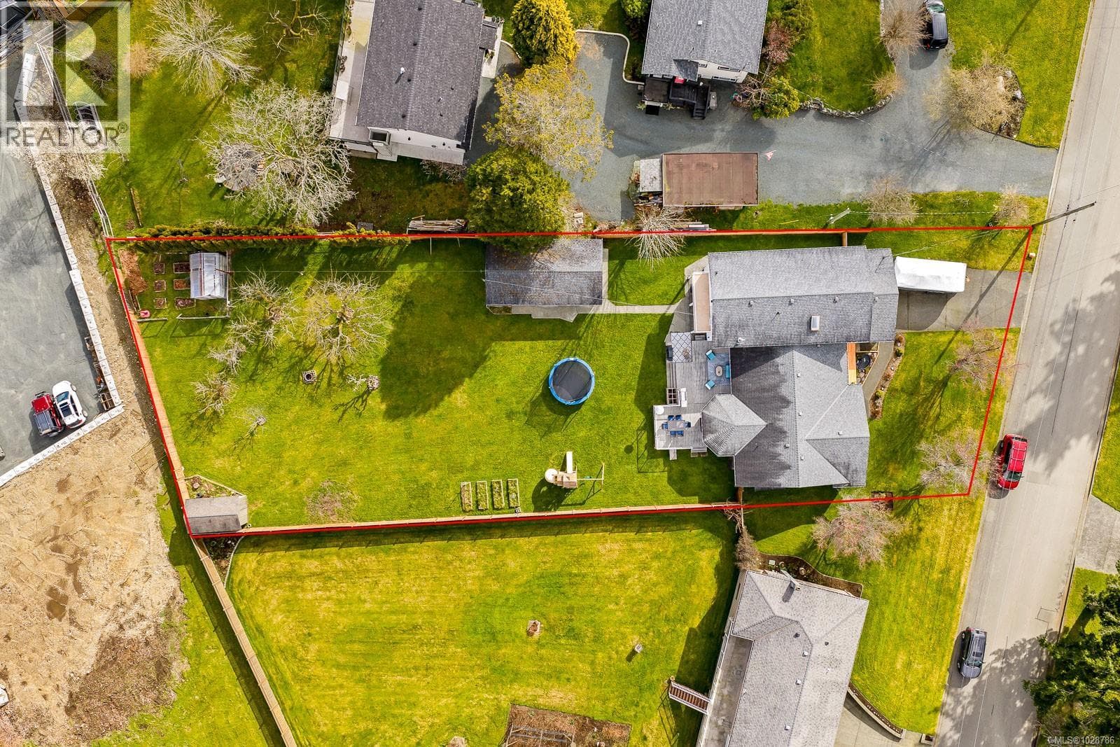 150 Barlow Rd photo 3