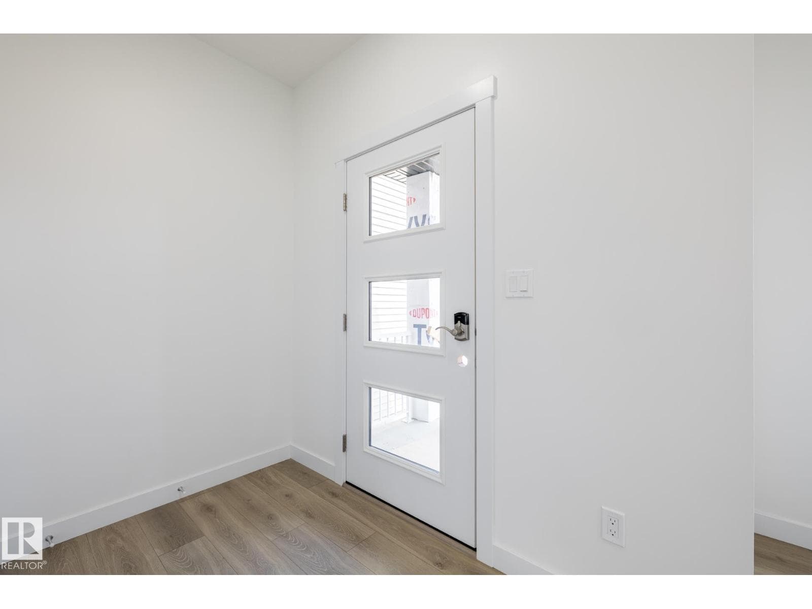610 Ashgrove CI — photo 5