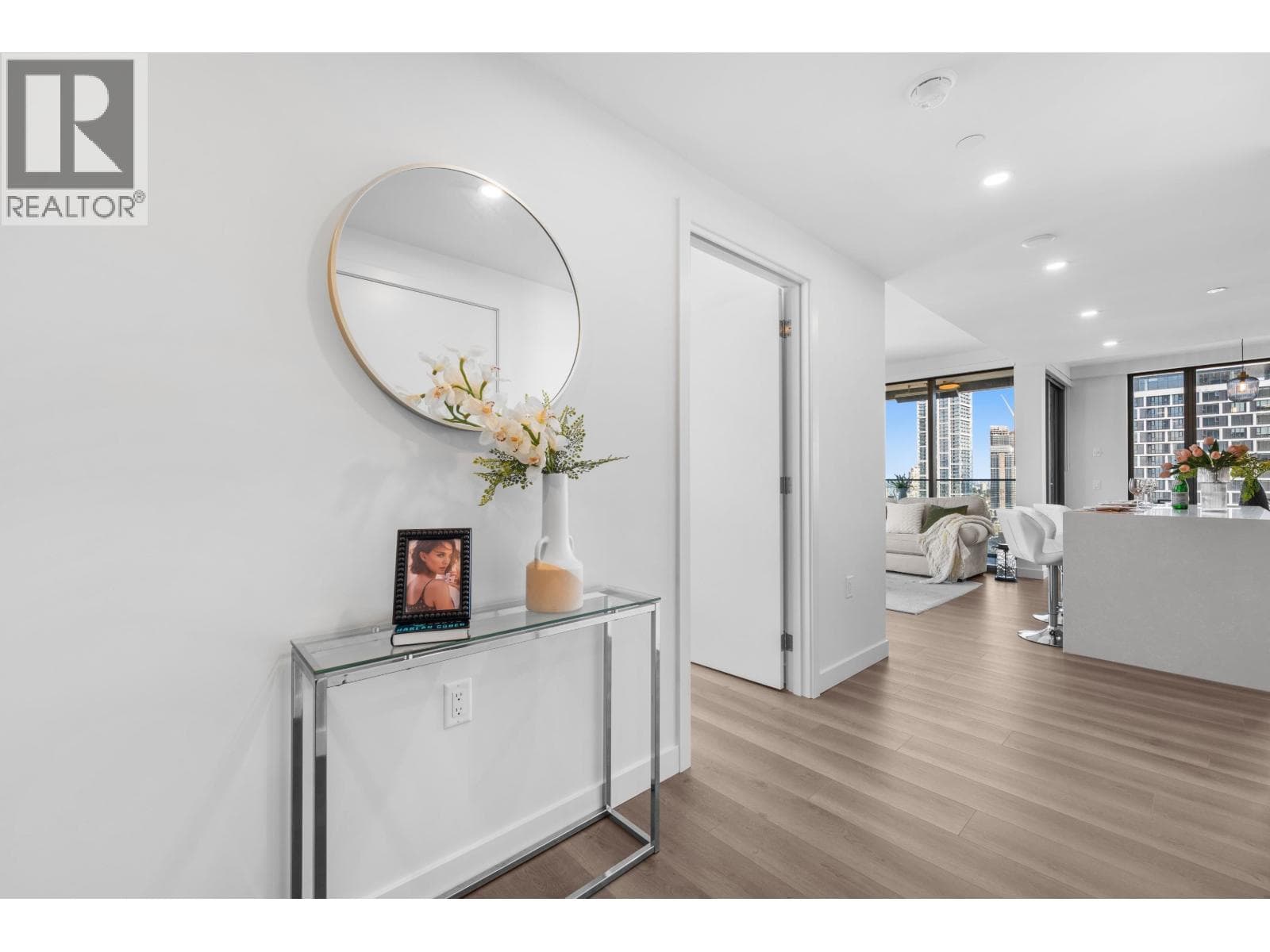 2108 5987 WILSON AVENUE photo 2