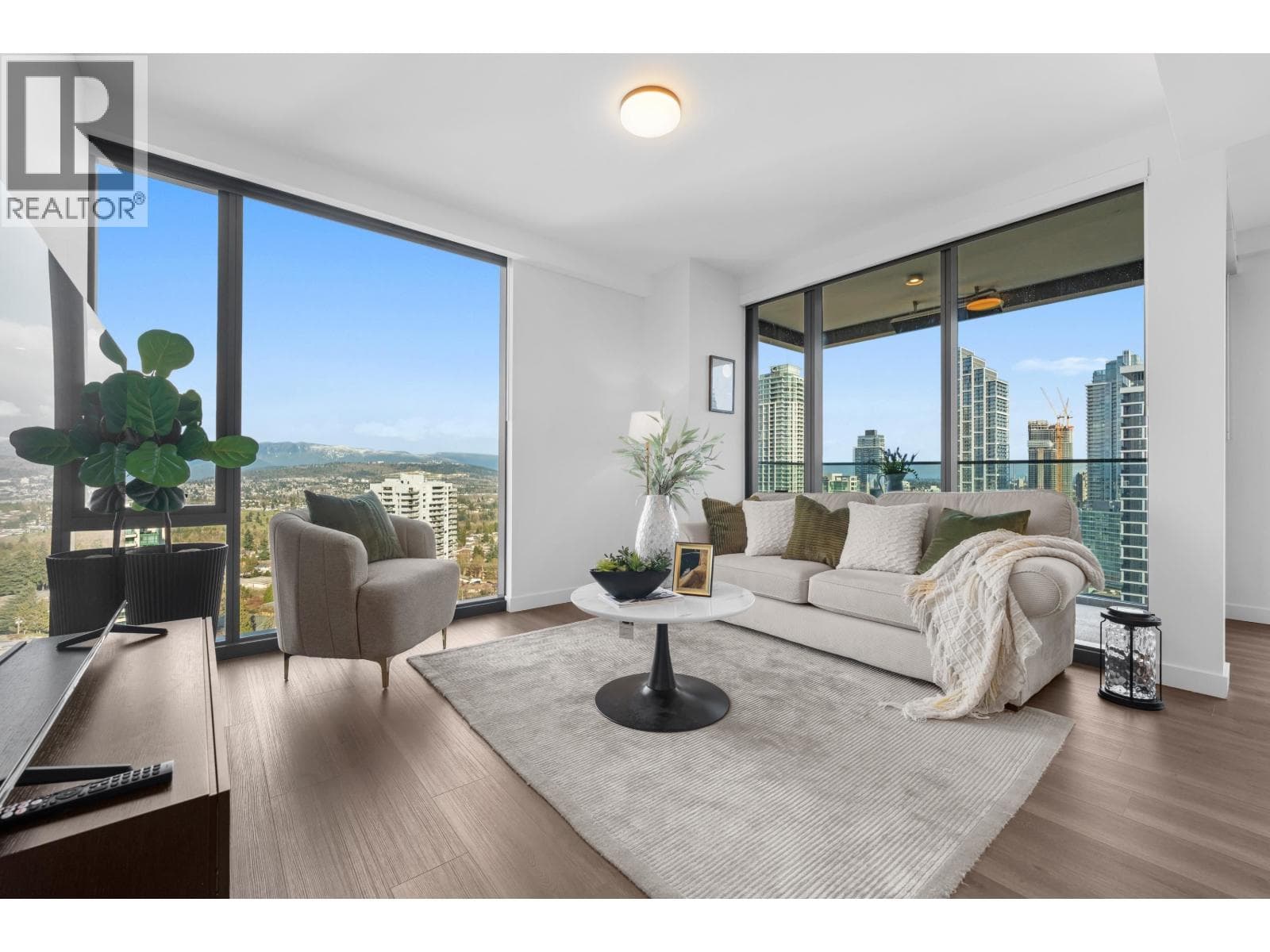 2108 5987 WILSON AVENUE photo 3