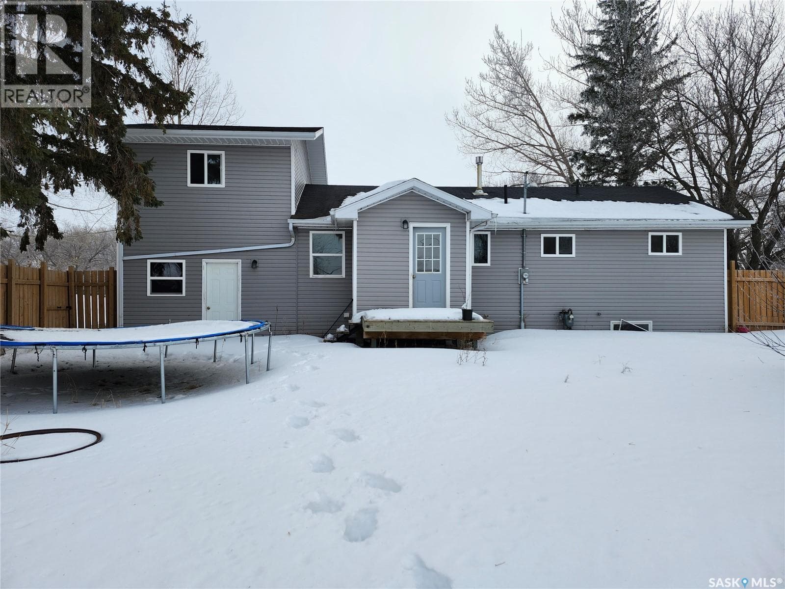 15 Walker AVENUE — photo 2