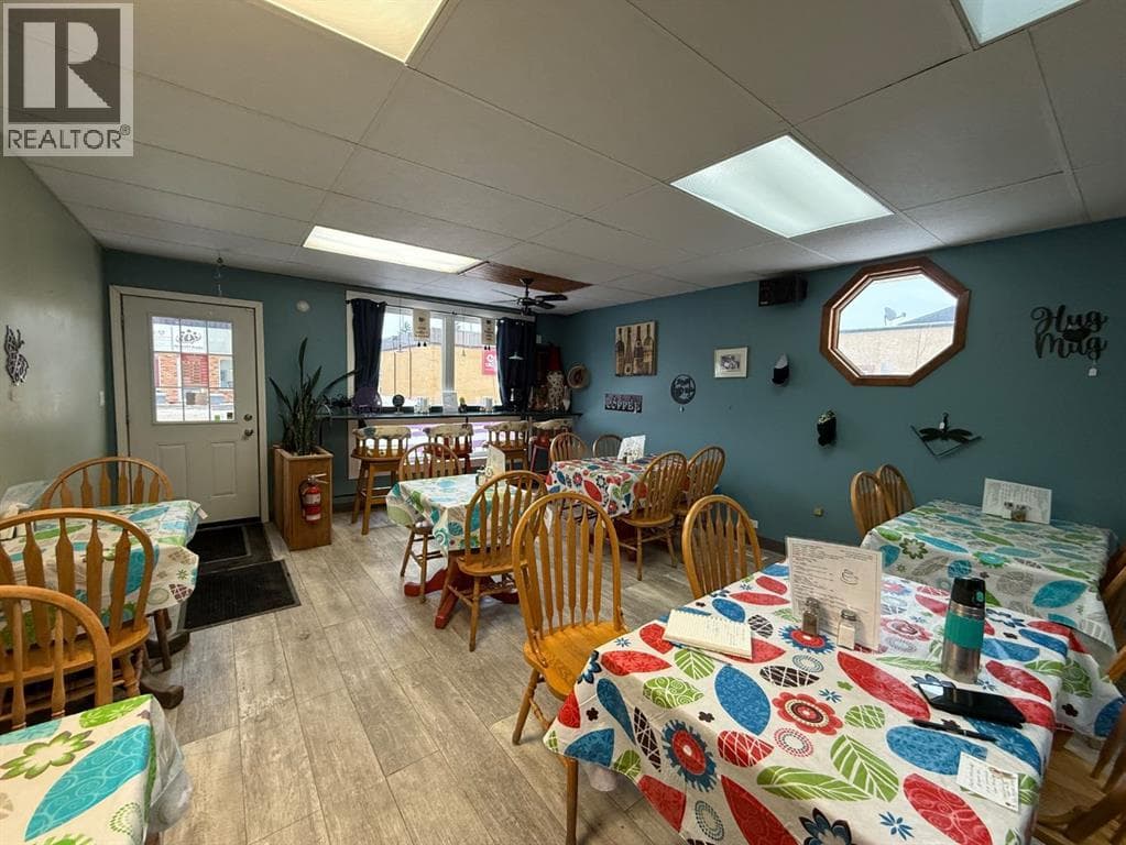 5035A 51 Avenue — photo 3