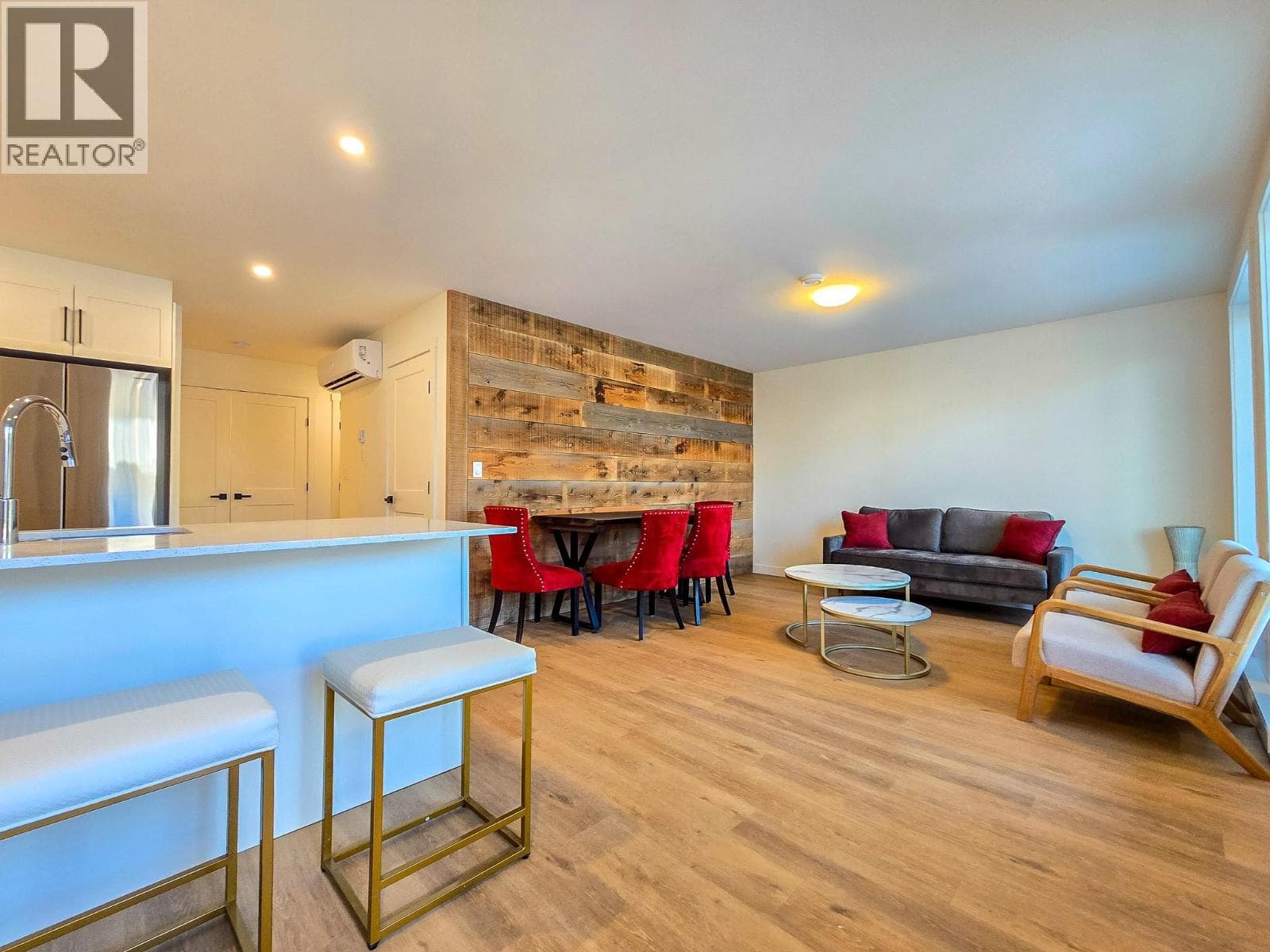 2098 Pine Tree Way Unit# 42 photo 2