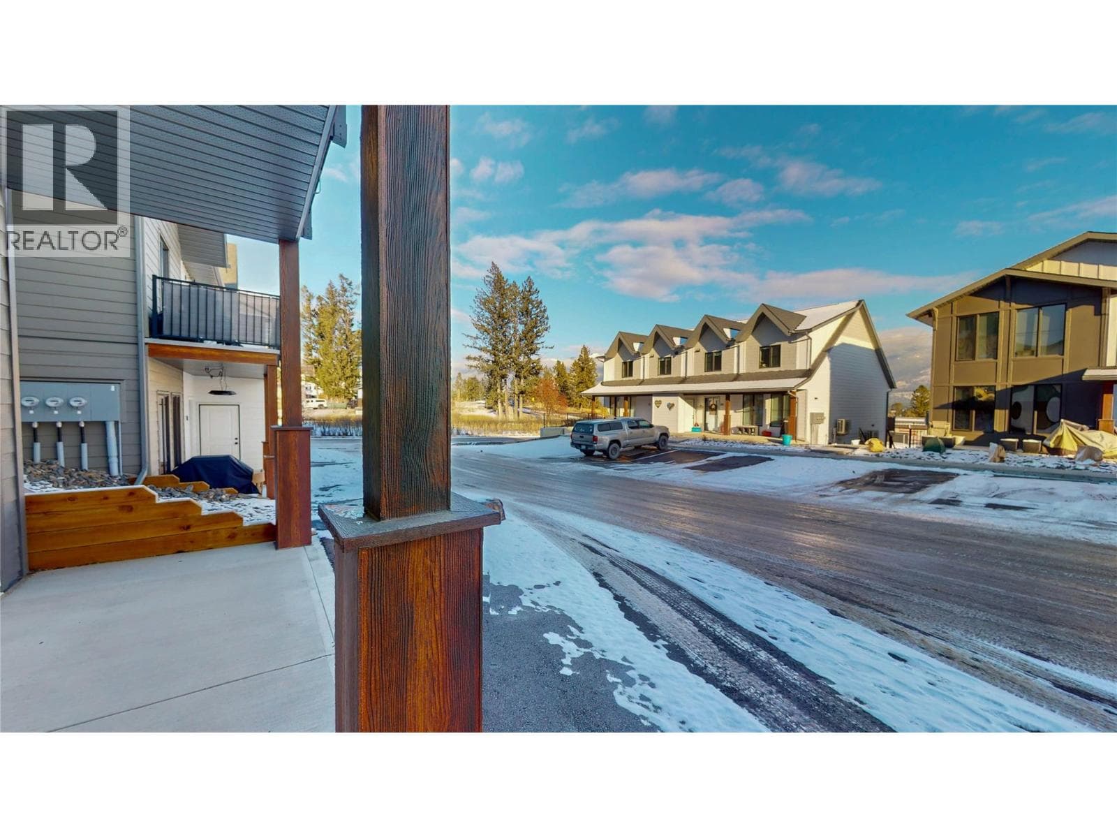 2098 Pine Tree Way Unit# 42 photo 4