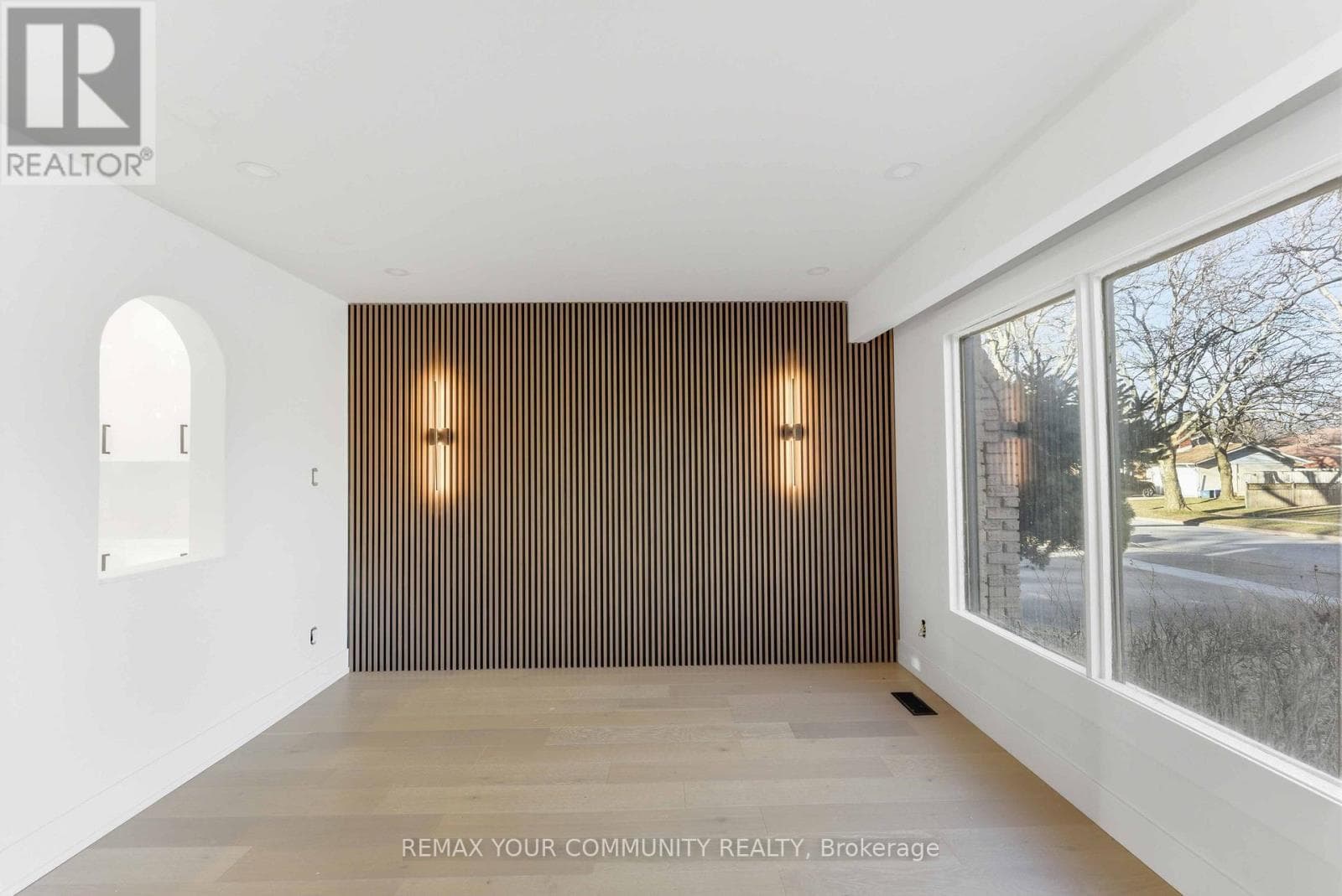 4363 MEADOWVALE DRIVE photo 3