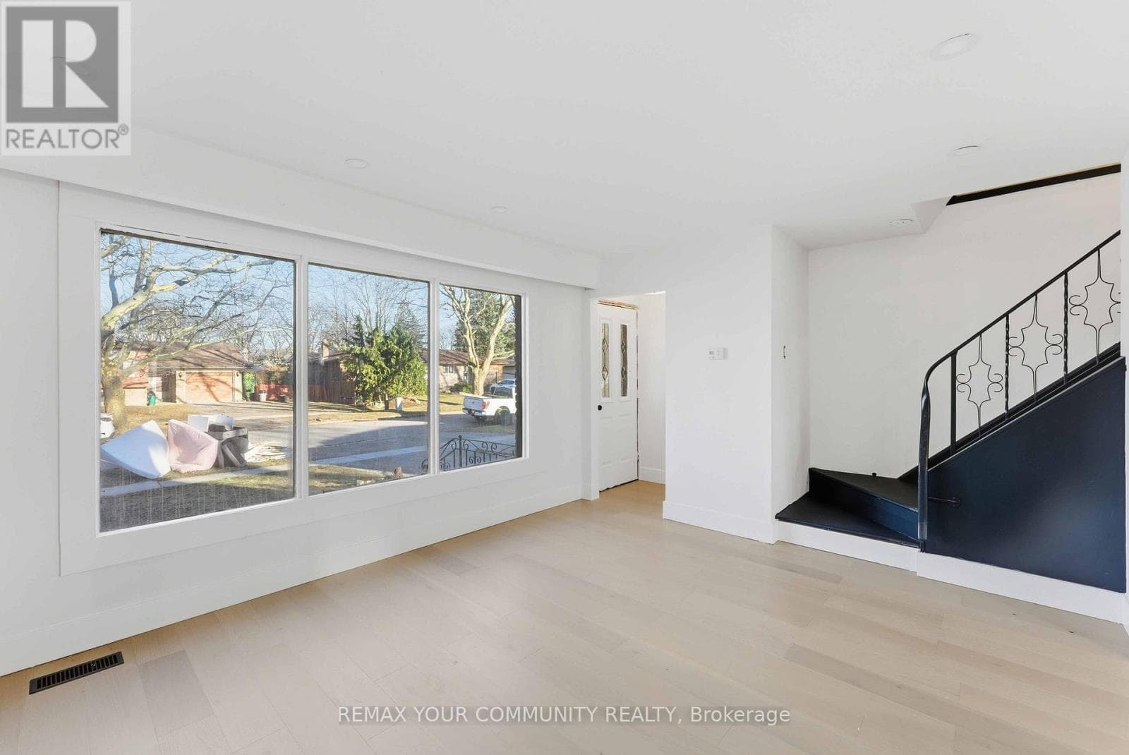 4363 MEADOWVALE DRIVE photo 5