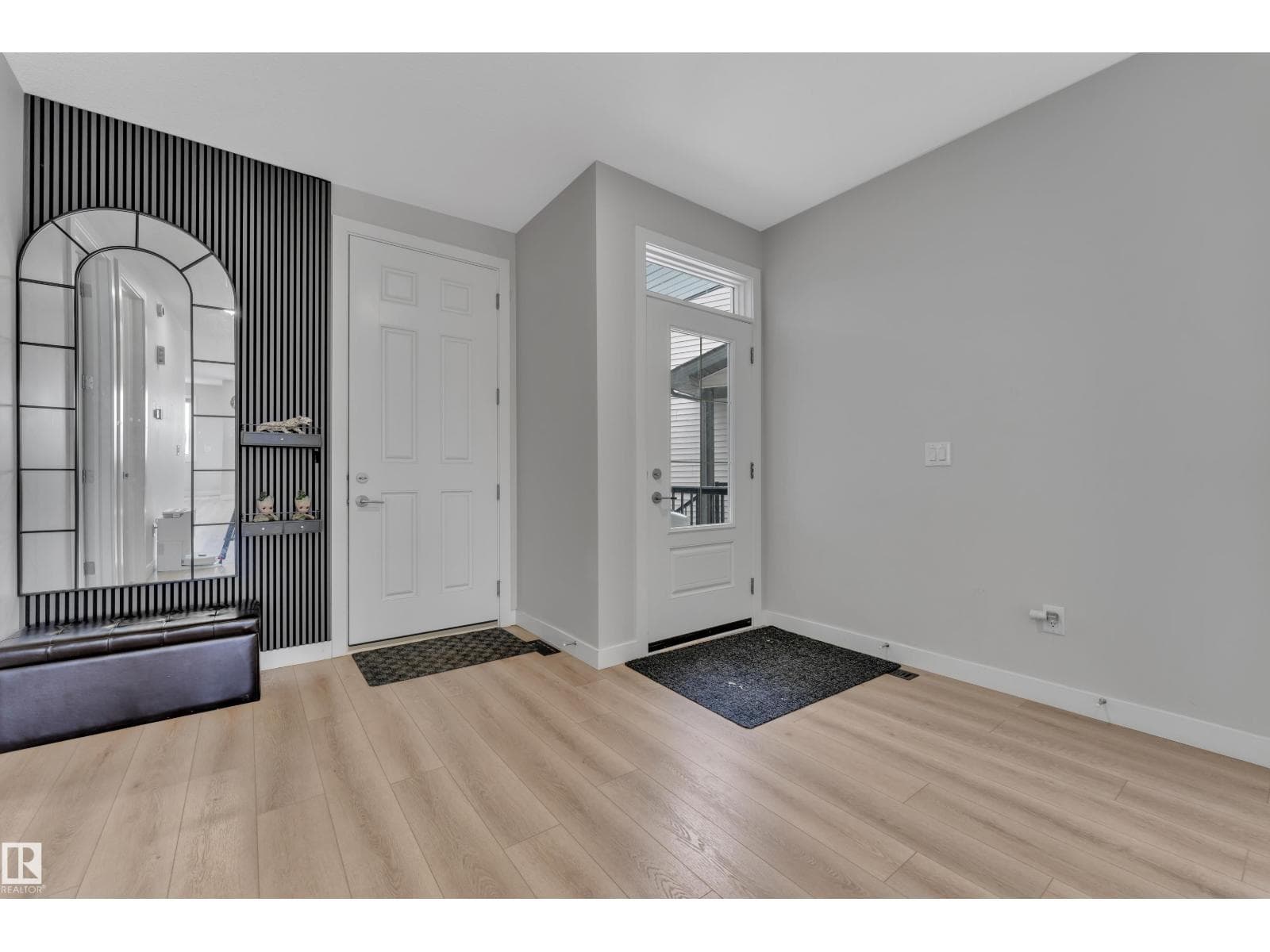 3003 4 ST NW photo 4