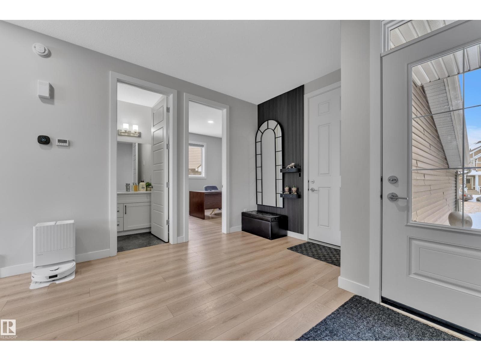 3003 4 ST NW photo 5