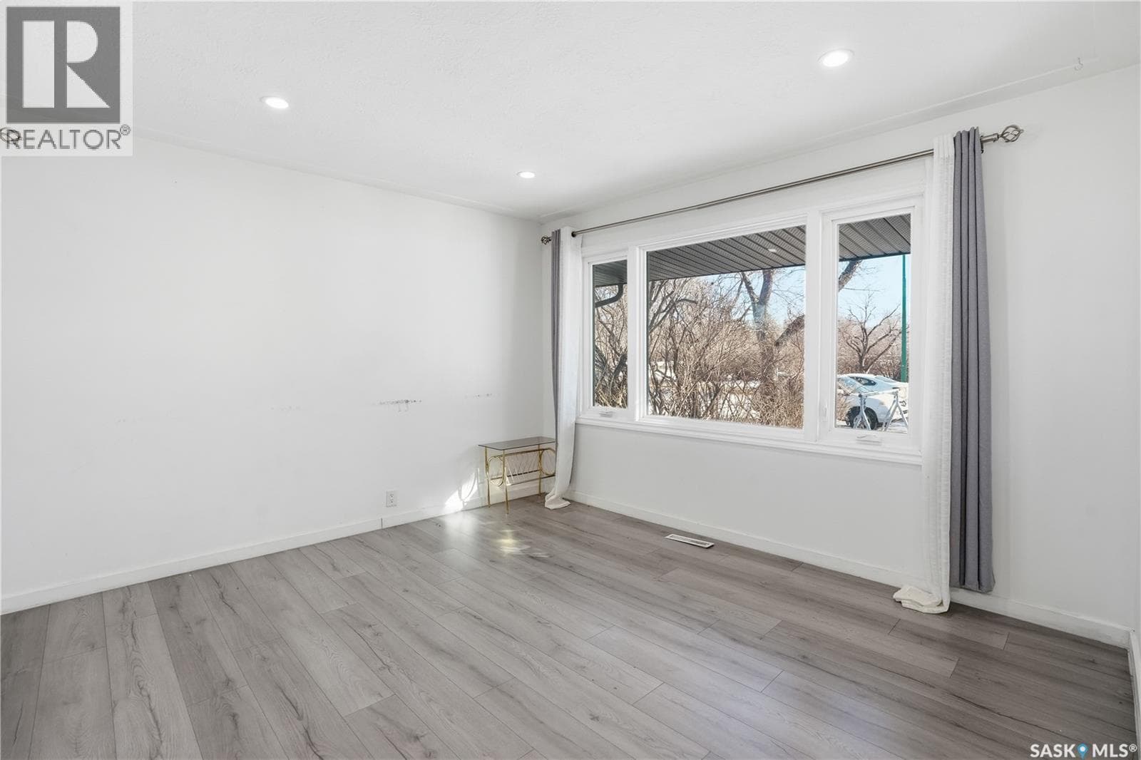 632 Aberdeen CRESCENT — photo 3