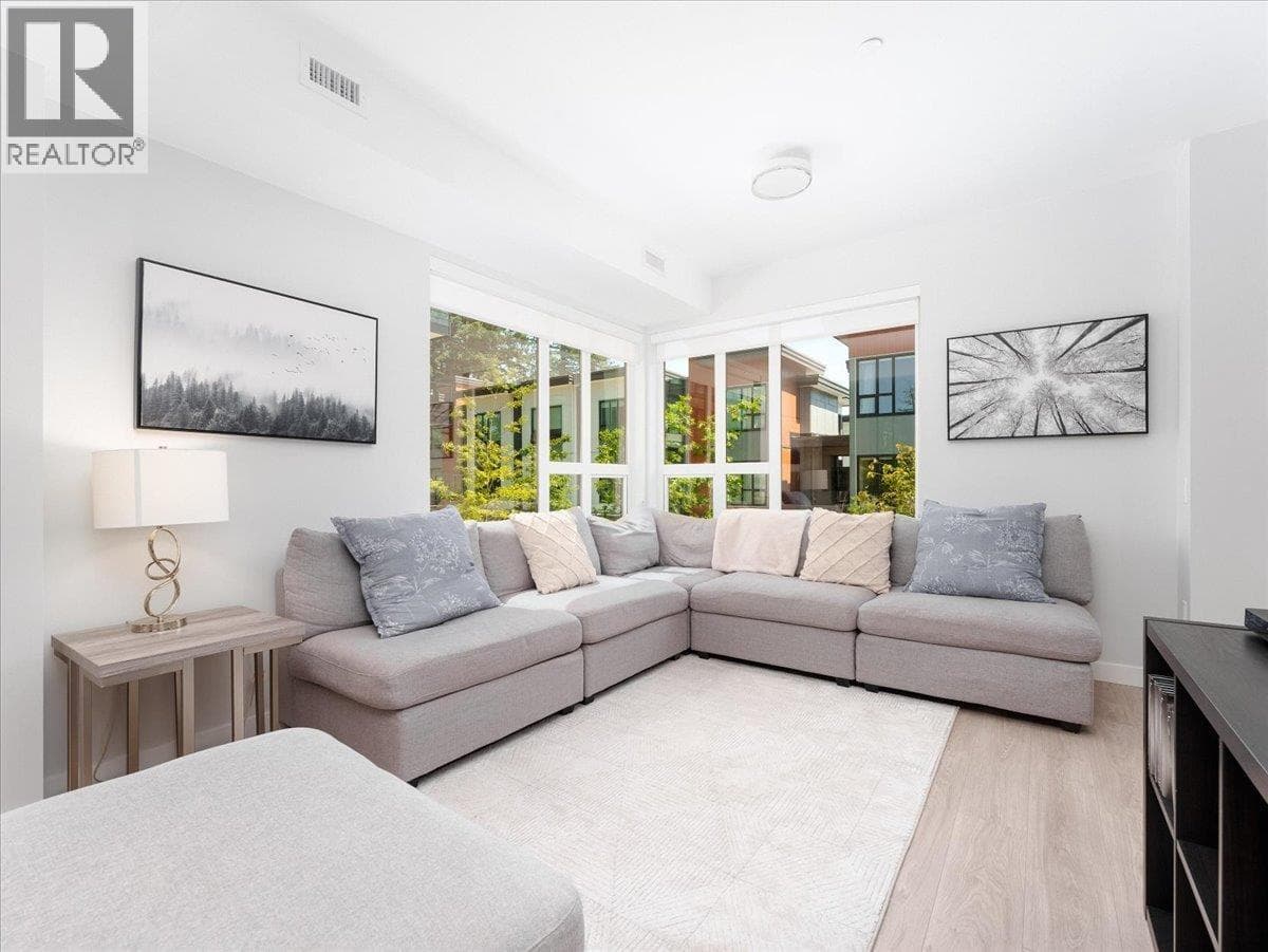 3 bed 3 bath single family at 13 2728 ACADIA ROAD — $1,599,000