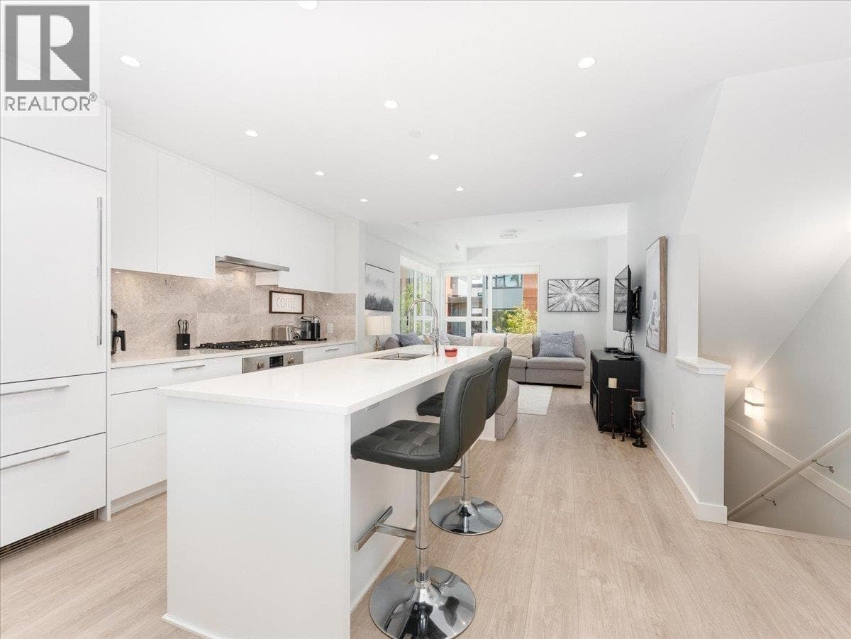 13 2728 ACADIA ROAD photo 3