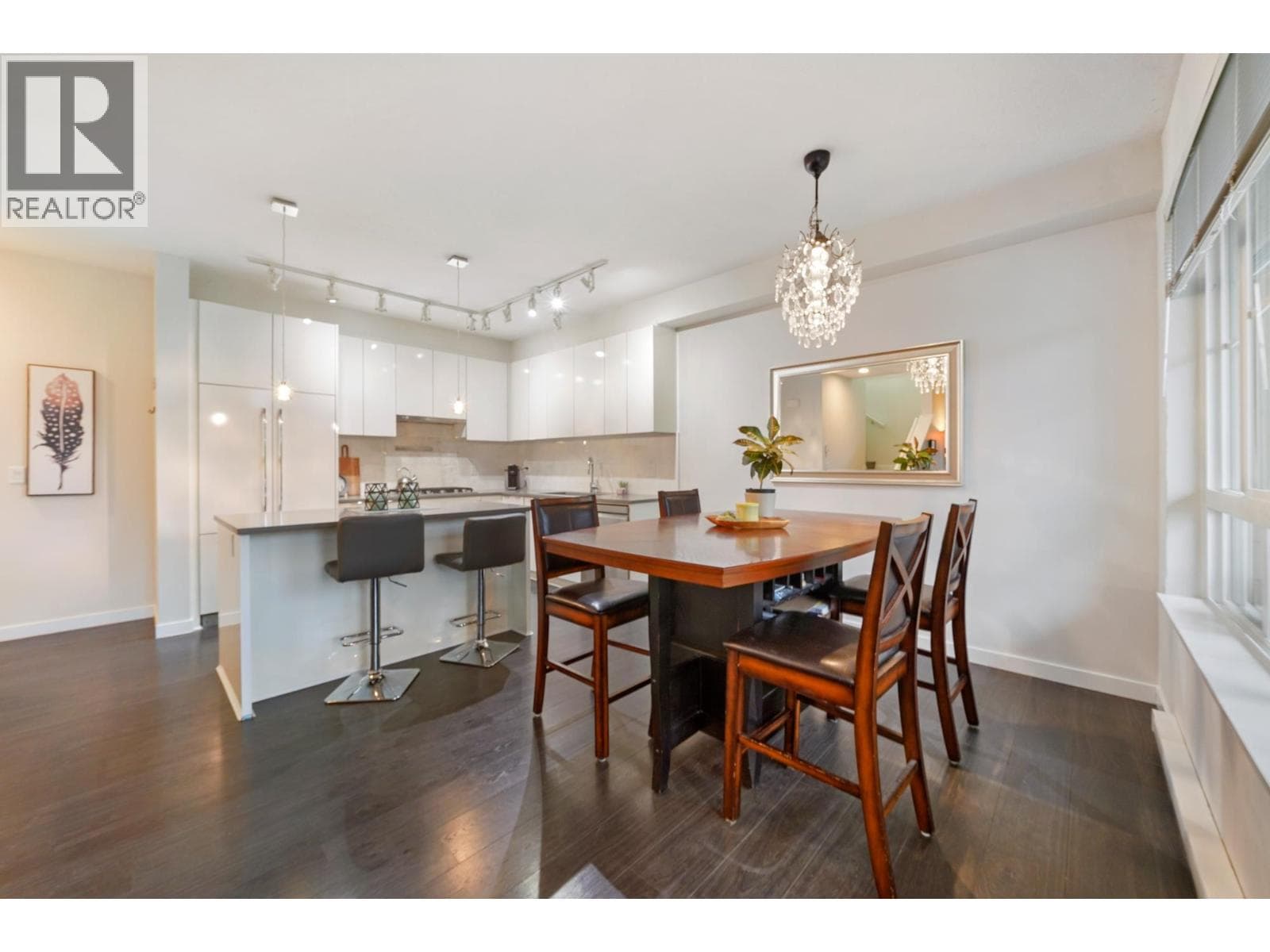 17 5510 ADMIRAL WAY photo 5