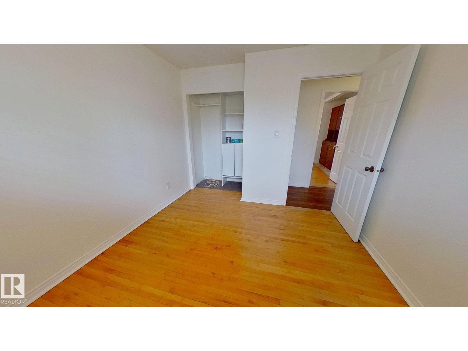 3432 81 ST NW photo 9