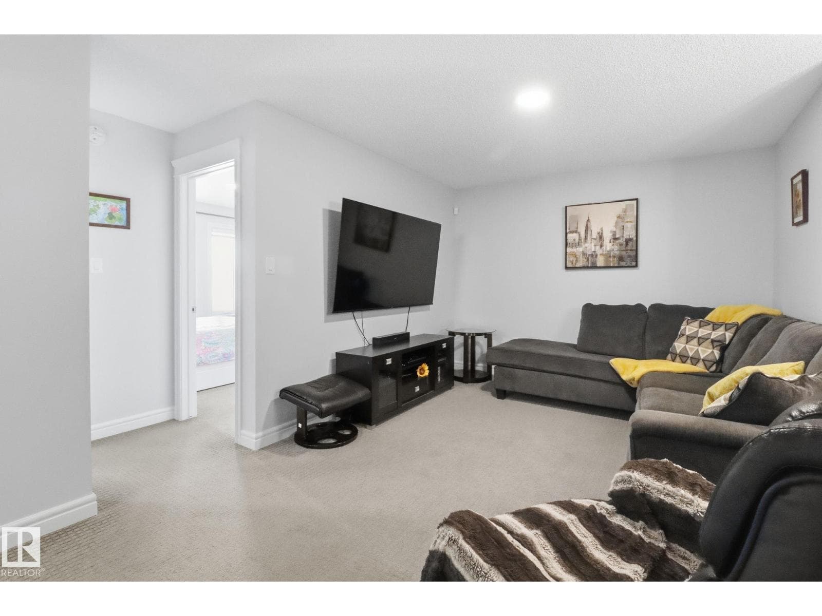 812 176 ST SW photo 5